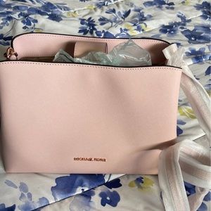 ❤️Michael Kors Satchel Bag